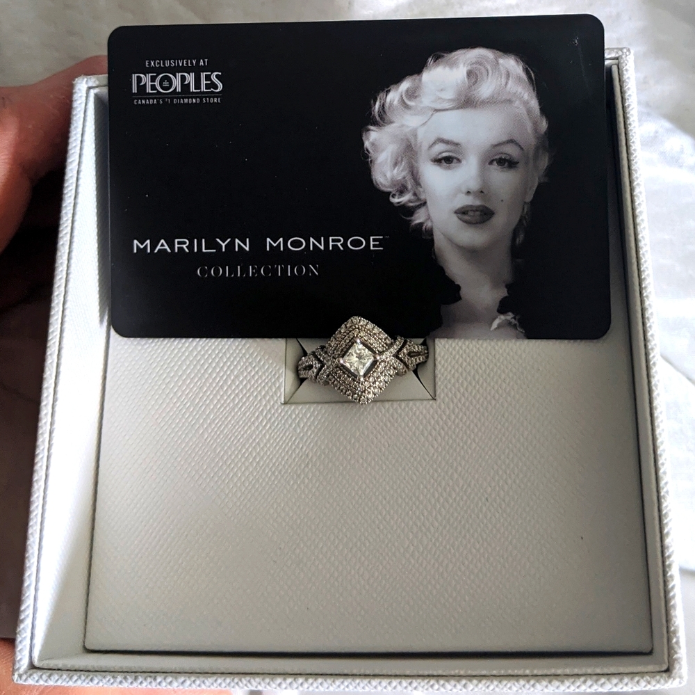 Marilyn Monroe collection engagement ring